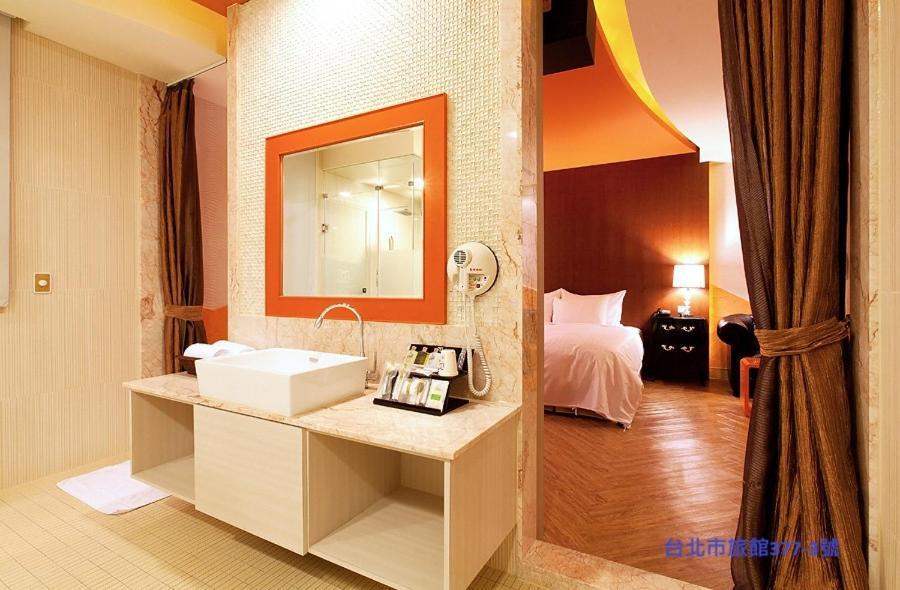 Discovery Motel - Yanping ไทเป ภายนอก รูปภาพ